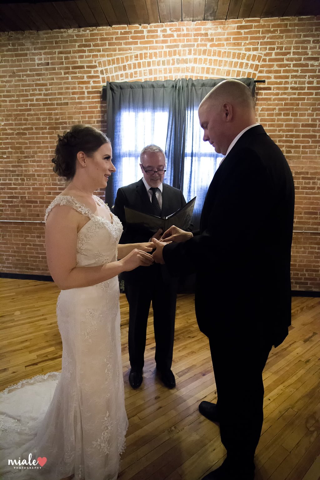 Ceremony Whitney & David - Regina Photographer - Miale Photography Ceremony Whitney & David - Regina Photographer - Miale Photography