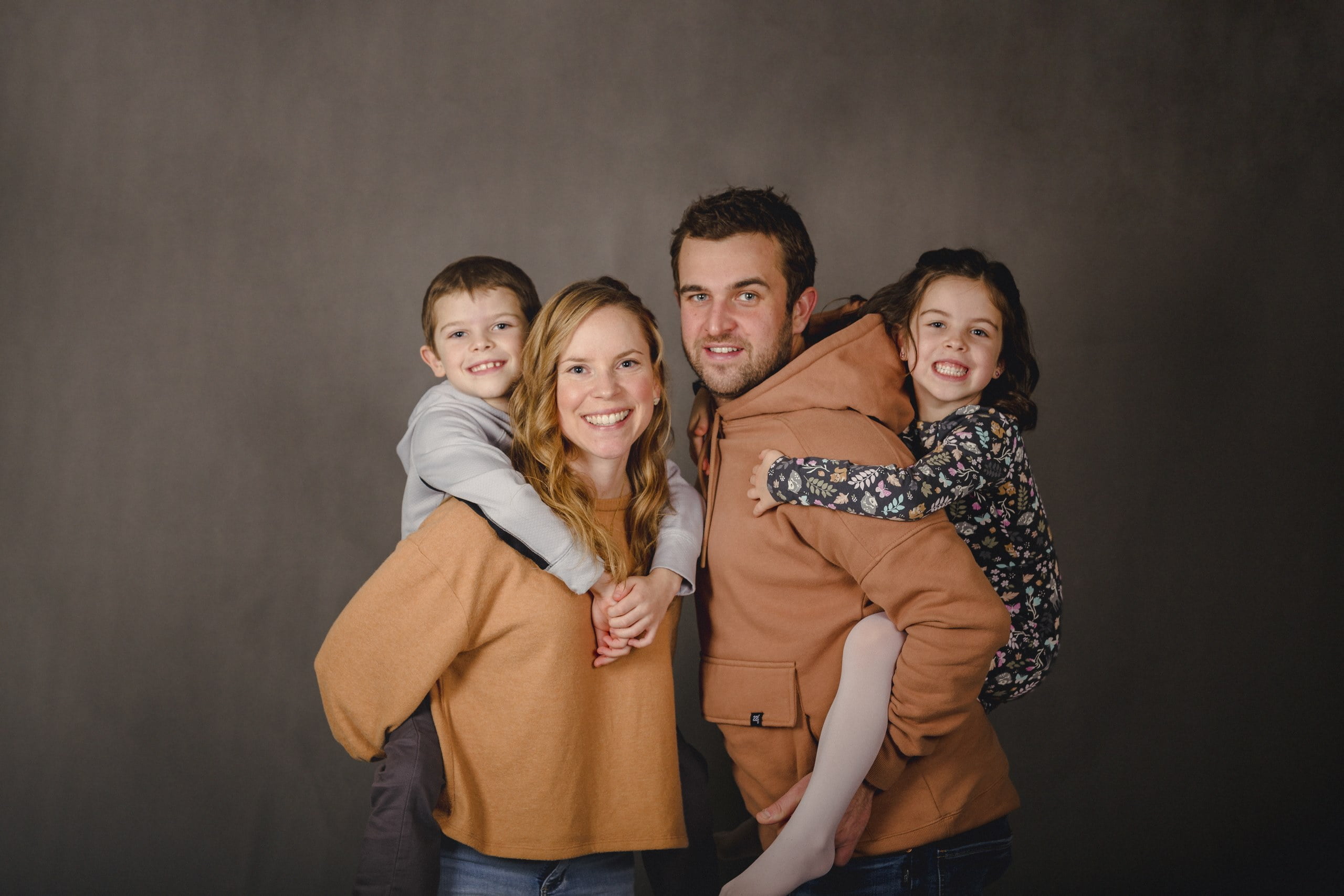 Kimberly Family - Regina Photographer - Miale Photography